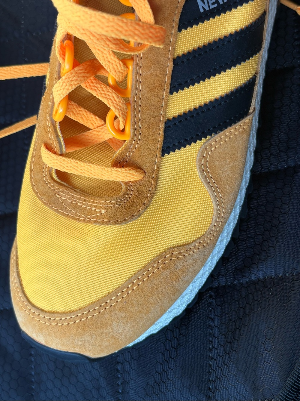 Adidas Originals New York “Taxi” FZ0738 Terrace Runner Sneaker Men’s 7/Women’s 8 - Picture 9 of 9